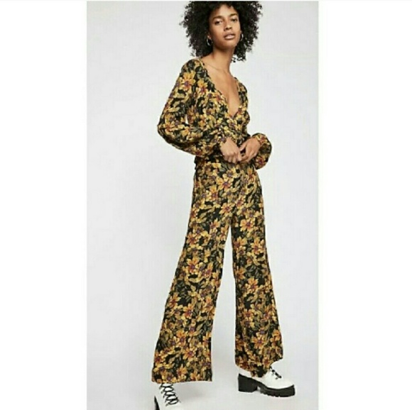 x SOLD x LOWEST! 2-pc FREE PEOPLE Set x SOLD x - Picture 2 of 4